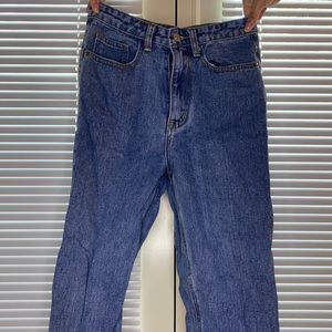 Boyfriend “bum ripped” jeans